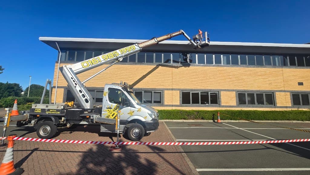 Lift Away Cherry Picker Hire