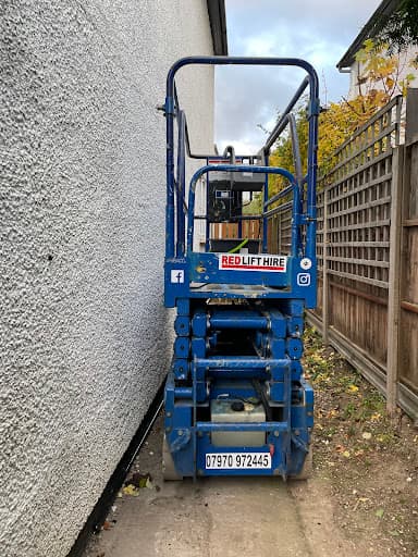 red lift hire powered access — Customer photo