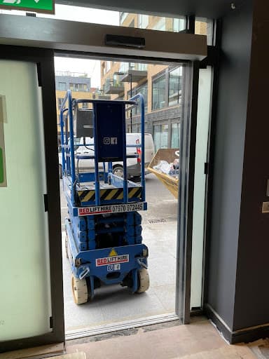 red lift hire powered access — Customer photo